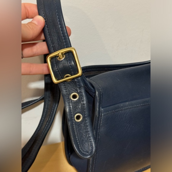 Vintage Classic Leather Navy Small Flap Bag Crossbody - Picture 2 of 13